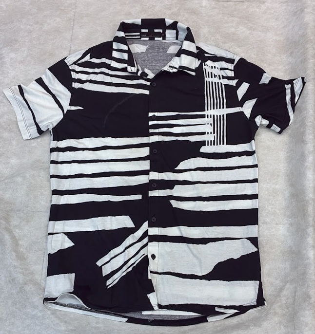 Camisa de botão textura preto e branco